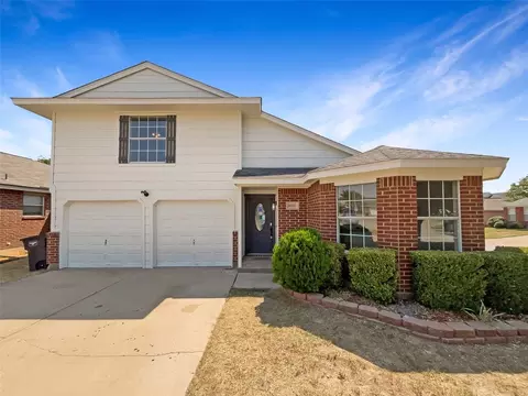 8700 Limestone Dr, Fort Worth, TX 76244