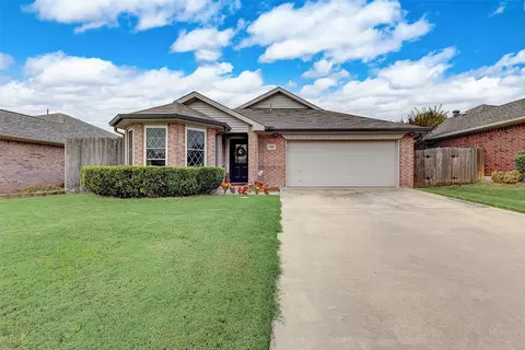 7460 Arbor Park Dr, Fort Worth, TX 76120