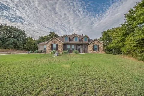 1024 N Oak Trl, Weatherford, TX 76085