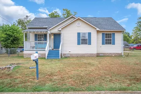 908 N Wills St, Wills Point, TX 75169
