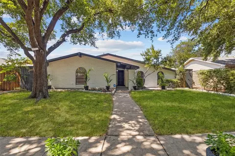 8505 Grumman Dr, Dallas, TX 75228