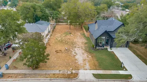 2214 Roanoke Ave, Dallas, TX 75235