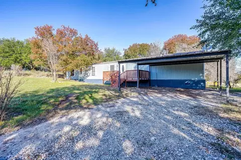 136 Draper Dr, Springtown, TX 76082 photo 4
