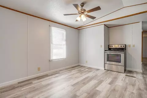 136 Draper Dr, Springtown, TX 76082 photo 18