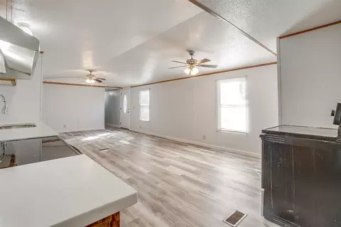 136 Draper Dr, Springtown, TX 76082 photo 14