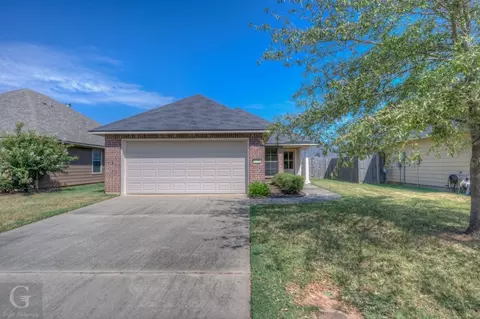 3724 Sabine Pass Dr, Bossier City, LA 71111