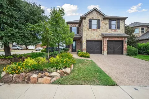 9025 Cottonwood Village Dr, Fort Worth, TX 76120