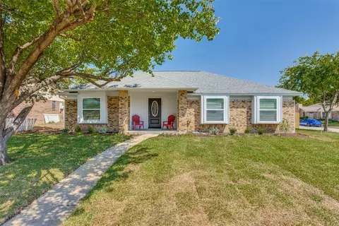 325 Jessica Dr, Garland, TX 75040