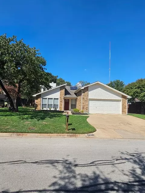 6301 High Country Trl, Arlington, TX 76016