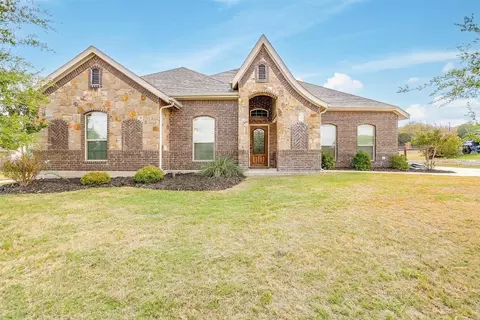 222 Golden Arrow Dr, Hudson Oaks, TX 76087