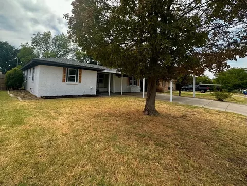 4816 Ira St, Haltom City, TX 76117