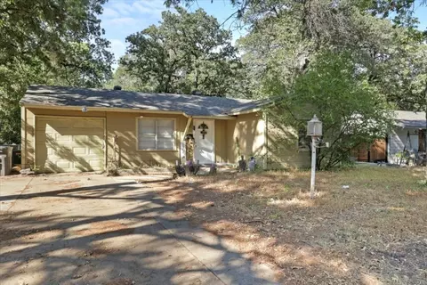 4405 Kings Oaks Ln, Fort Worth, TX 76111