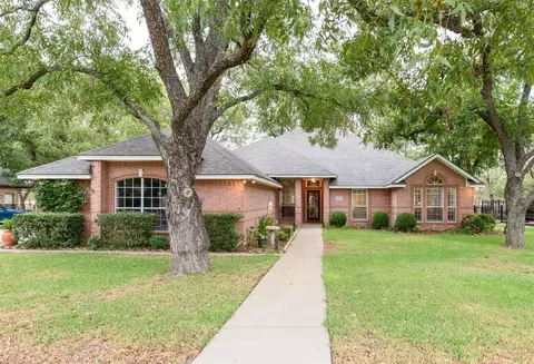 9317 Monticello Dr, Granbury, TX 76049