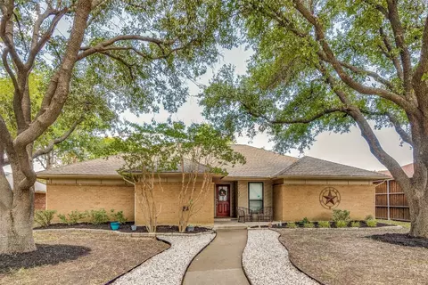 2207 Trinity Spgs, Carrollton, TX 75007