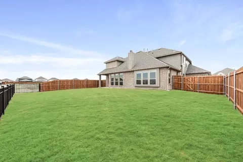 Exterior - 1908 Midhurst Dr, Forney, TX 75126 photo 4 of 6