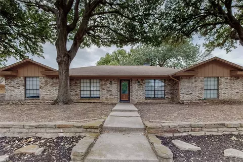 3120 Robin Rd, Plano, TX 75075
