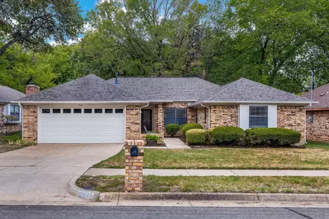 5104 Andalusia Trl, Arlington, TX 76017
