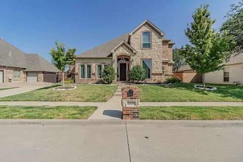 8609 Foxwood Dr, North Richland Hills, TX 76182