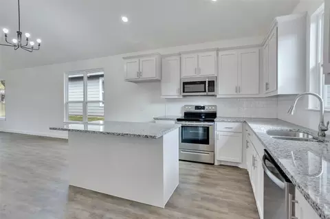 608 E Texas St, Denison, TX 75021 photo 6