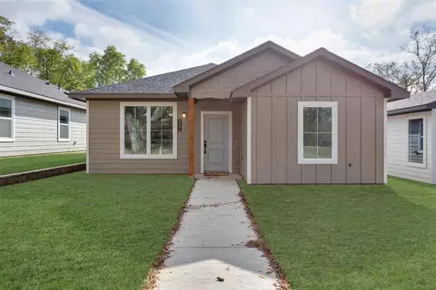 608 E Texas St, Denison, TX 75021
