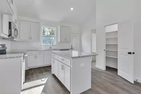 608 E Texas St, Denison, TX 75021 photo 4