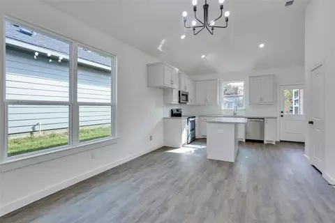 608 E Texas St, Denison, TX 75021 photo 5