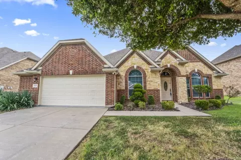 2215 Harrier St, Grand Prairie, TX 75052