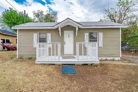 1109 N Mason St, Bowie, TX 76230