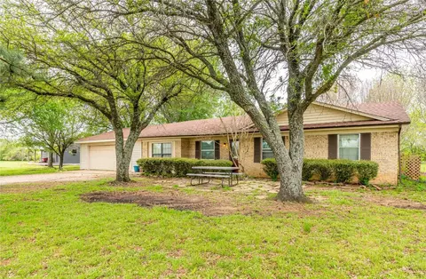 386 Farm Road 2820, Sumner, TX 75486