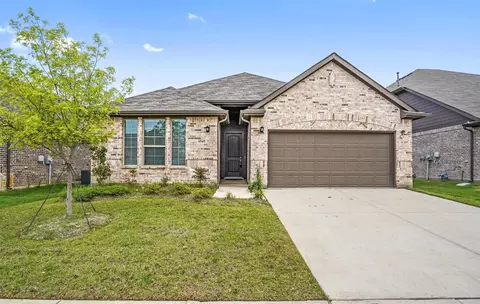4945 Carmel Valley Dr, Fort Worth, TX 76244