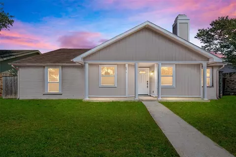 6816 Curry Dr, The Colony, TX 75056