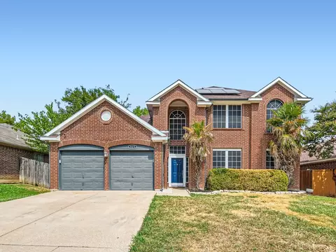 925 Winterwood Ct, Arlington, TX 76017