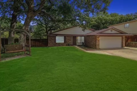4225 Glen Springs Dr, Arlington, TX 76016