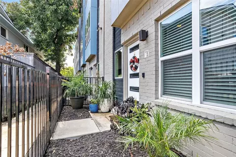 4914 Live Oak St #1, Dallas, TX 75206