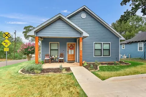 1131 W Owings St, Denison, TX 75020