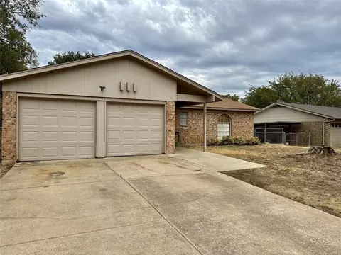 325 Hudson Ave, Crowley, TX 76036