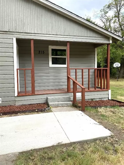 215 S Park St, Terrell, TX 75160