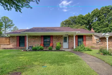 2701 Moncayo Dr, Denton, TX 76209