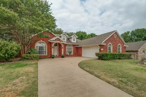 805 Hillside Dr, Mckinney, TX 75071