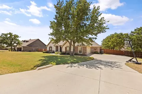 124 Canter Lane Dr, Stephenville, TX 76401