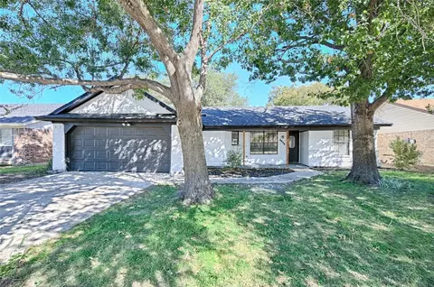 6449 N Park Dr, Watauga, TX 76148