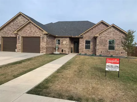 313 Walnut St, Lindsay, TX 76250