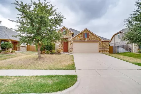 913 Misty Oak Trl, Burleson, TX 76028