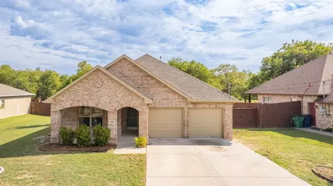 1005 Division St, Greenville, TX 75401