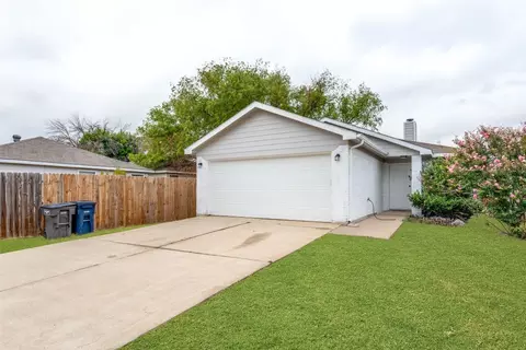 1113 Driftwood Ln, Fort Worth, TX 76140