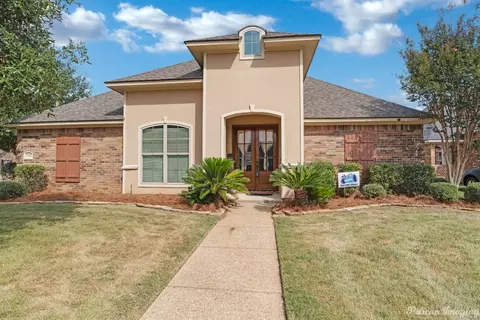 521 Brompton Ln, Bossier City, LA 71111