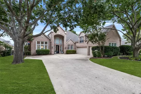 911 Hills Creek Dr, Mckinney, TX 75072