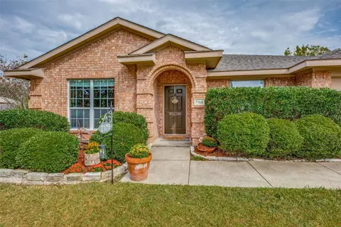 7105 Northpoint Dr, Rowlett, TX 75089