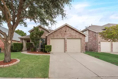 1423 Canary Dr, Little Elm, TX 75068