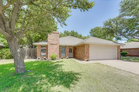 417 Partridge Cir, Desoto, TX 75115